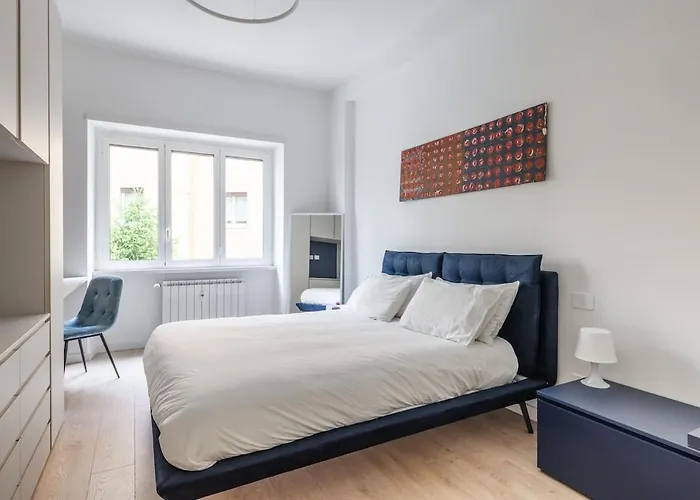 Bedroom With Balcony Near Vatican * Rom